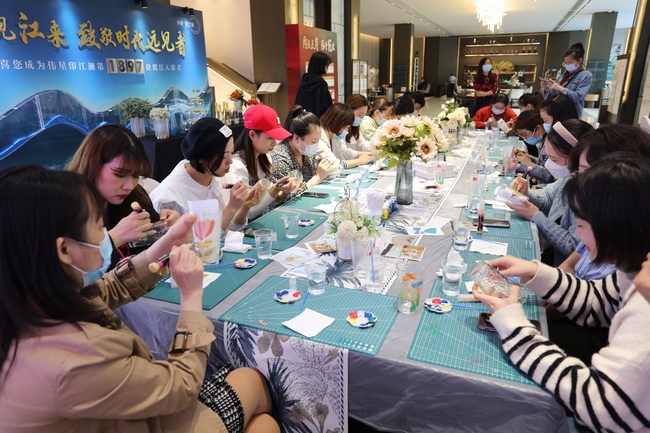關(guān)愛抗疫天使 健康減壓前行 ——我院開展慶祝2022年護士節(jié)暨關(guān)愛抗疫一線醫(yī)護人員活動(圖3)