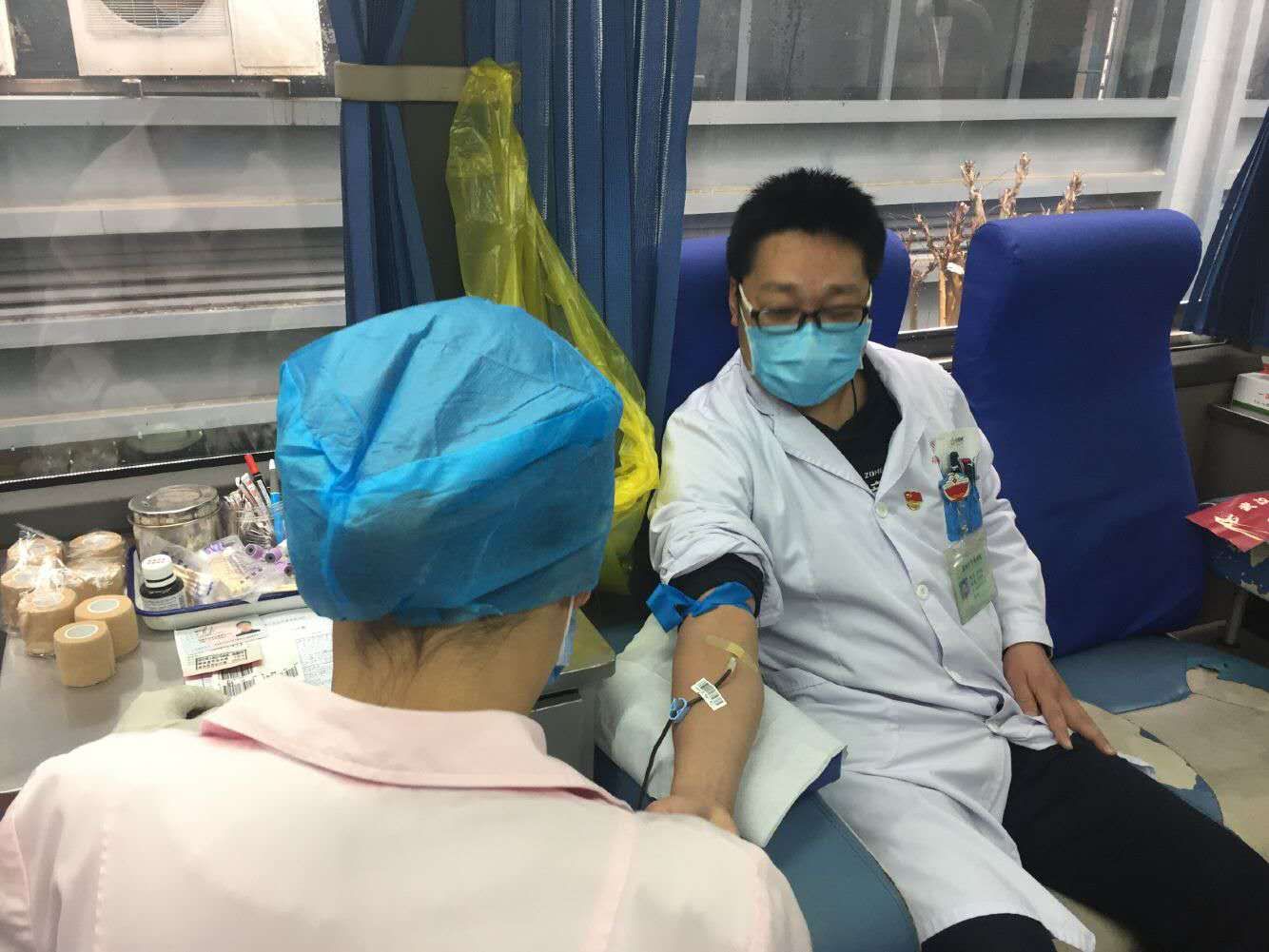 【讓黨旗在防控一線高高飄揚】為愛逆行，市中醫(yī)院各支部黨員積極獻血助力抗“疫”(圖6)