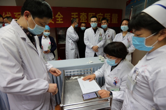 “不忘初心，牢記使命” ——外科二支部開展臨床打結(jié)比賽主題黨日活動(圖2)